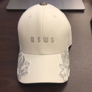 New white baseball hat